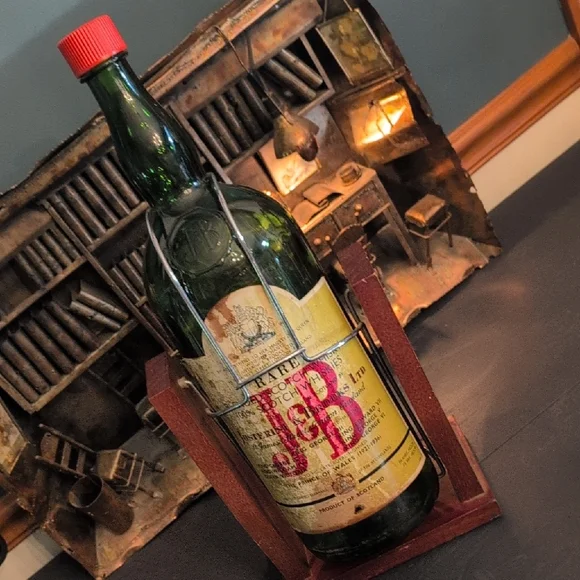 Rare Blended Scotch Whisky - Green and Red - Picture 7 of 9